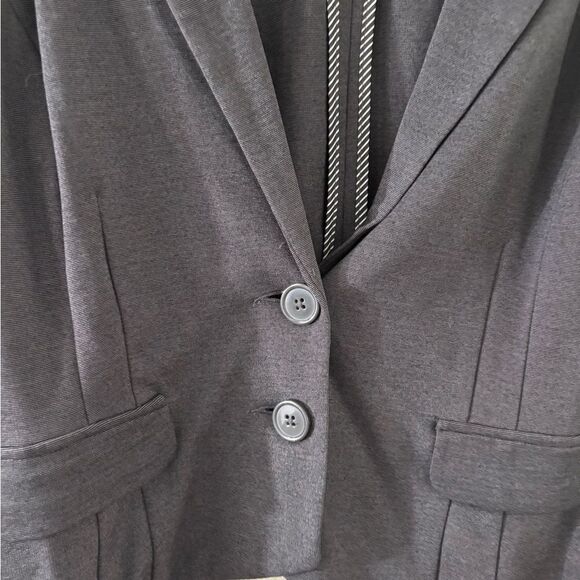 Torrid Blazer Womens Plus Size 3X charcoal gray Long ruched Sleeve Two Button
98 - Picture 2 of 6